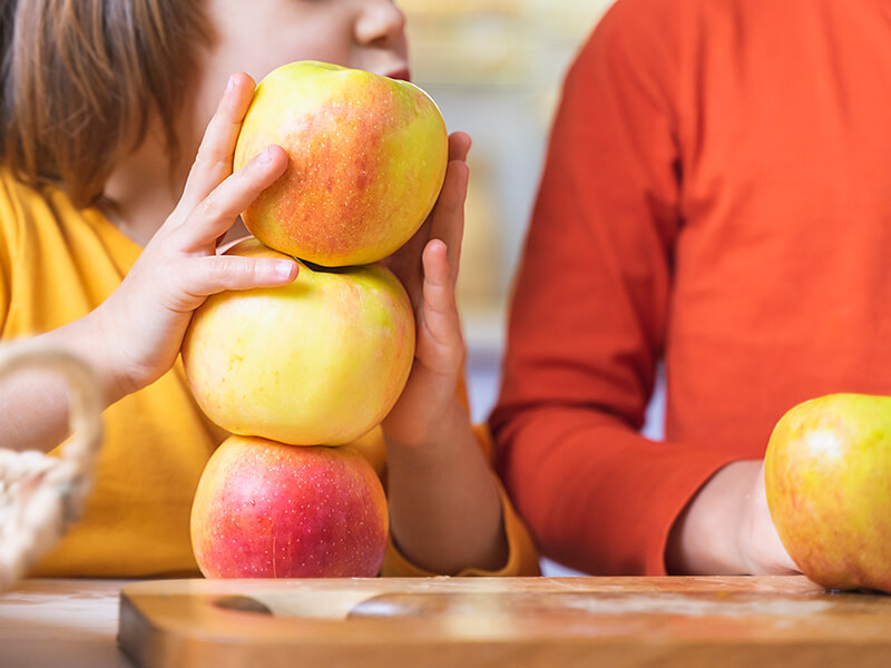 Una mela al giorno toglie il medico… e un’osservazione psicomotoria?